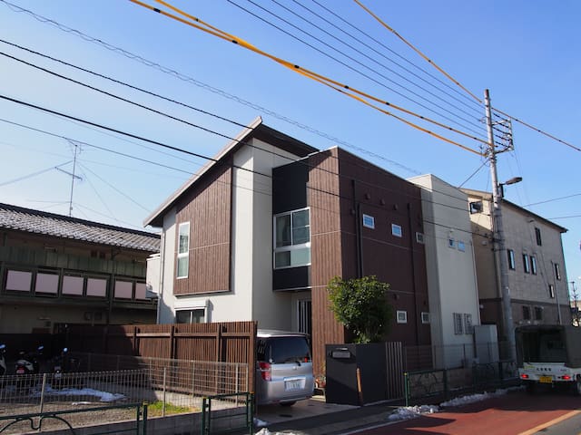 4min station on foot / Shinjyuku 19min by train