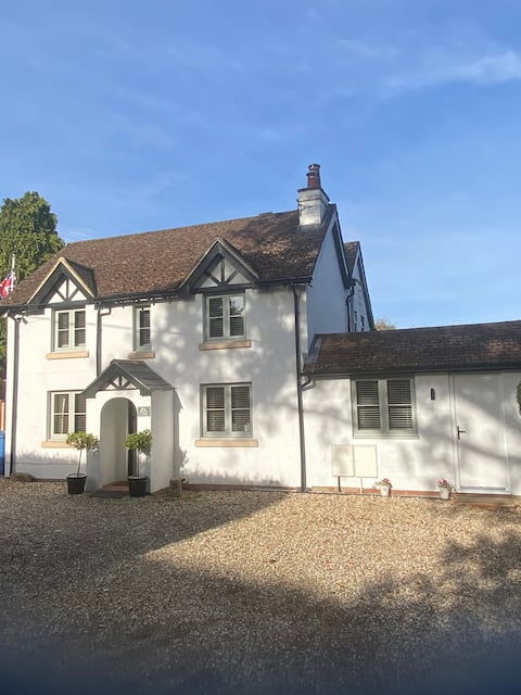 Top performing Airbnb: Lovely New Annexe Near Fleet, Hampshire in Hart