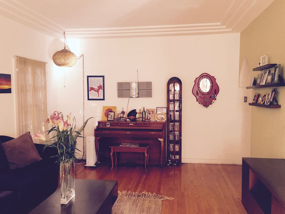 Living Room pic 2