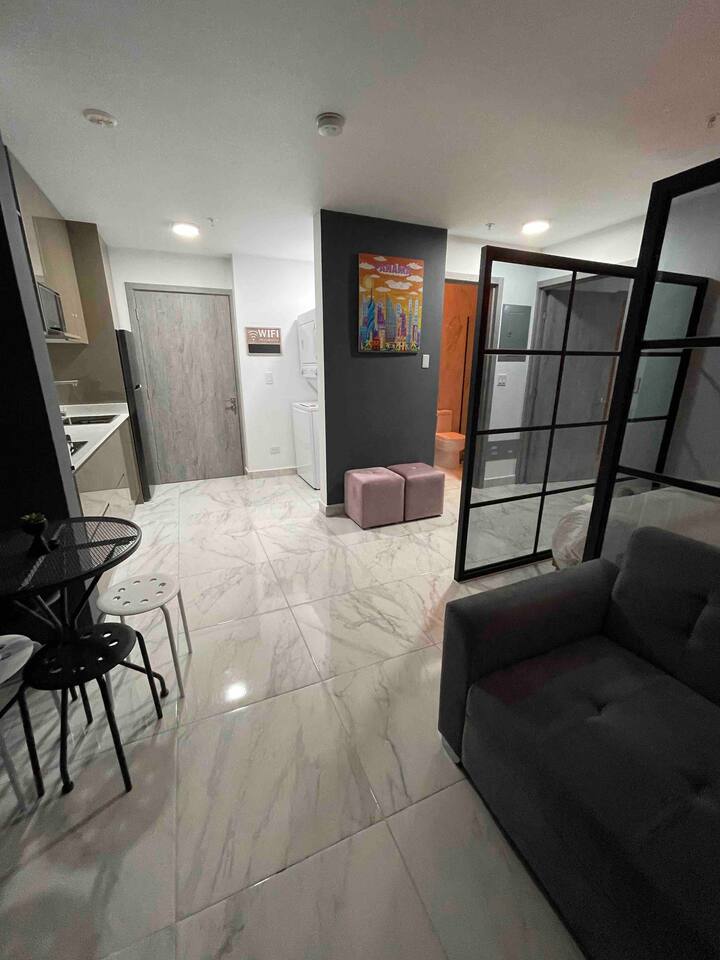 Brand new apartment on Calle 50 w/Cinta Costera — 2 bedroom vacation rental in Panamá