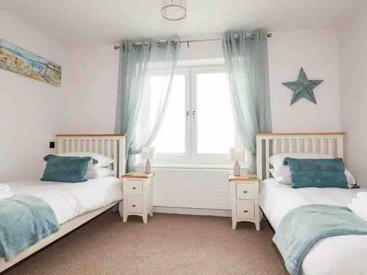 الطابق الأوسط ، غرفة نوم مزدوجة 