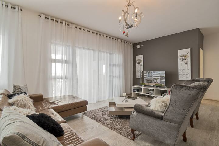 200sqm apartment 3 beds 3 ensuites, gym and pool.