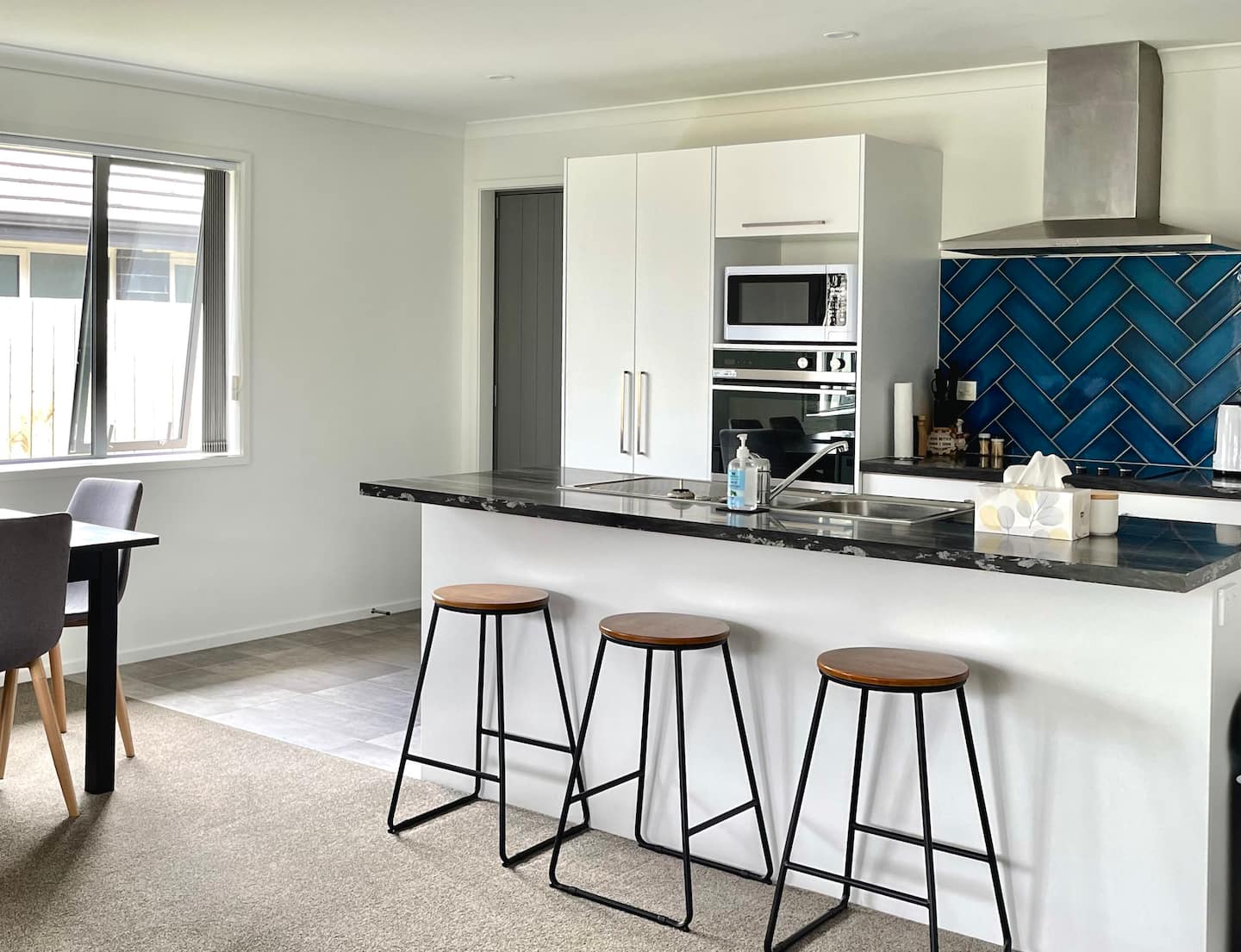 Robbie Sunny Home: Four-bedroom With Fibre Wi-fi 4