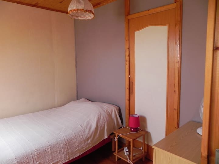 חדר שינה 1 (120 ס"מ מיטה)