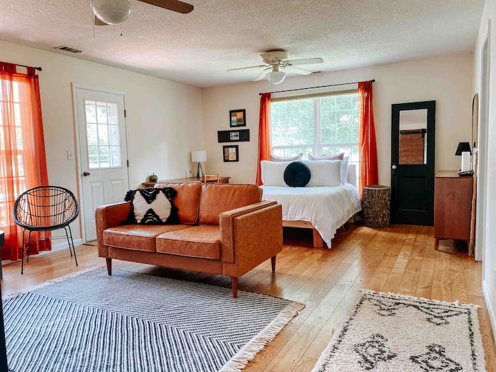 Dhoma e gjumit 3/hapësirë për zyrë 