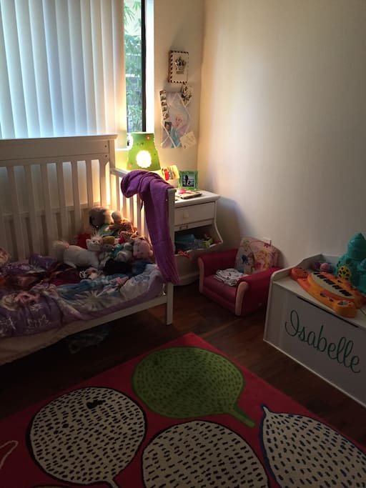 2nd bedroom