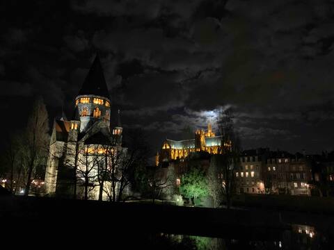 Full center- terrace  on moselle- magical view