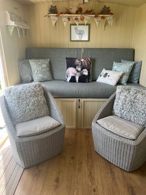 Top performing Airbnb: Delightful Shepherds Hut with countryside views. in Shropshire