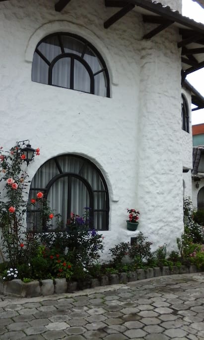 Otra vista del exterior de la casa.
Other view from the house.