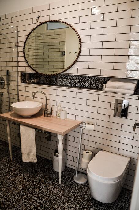 Fürdőszoba / Bathroom