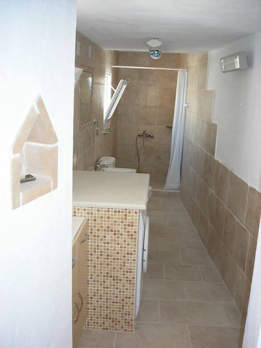 Bathroom/Laundry