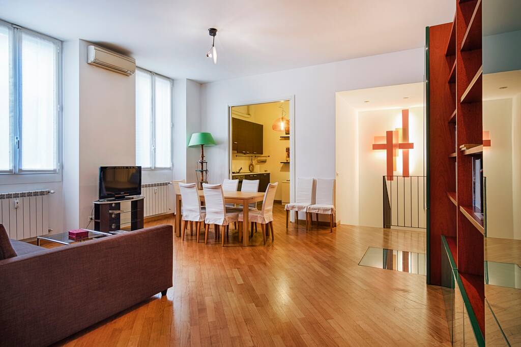 Floor 0 - The living room & the equipped kitchen