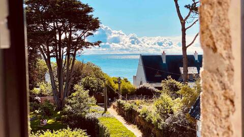 Sea view villa, Beach 50m away, Comfort & Charm
