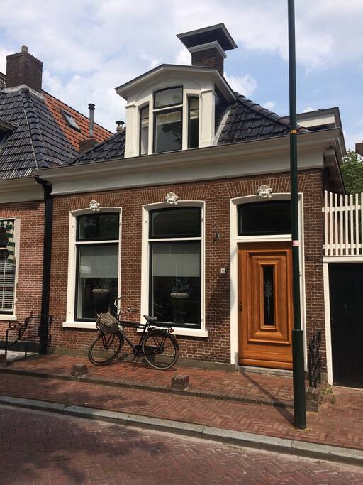 voorkant van het huisje
