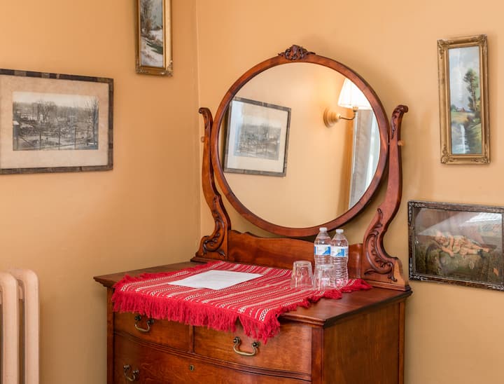 Historic Mansion, Gardens & Meadow Serviced apartments for Rent in