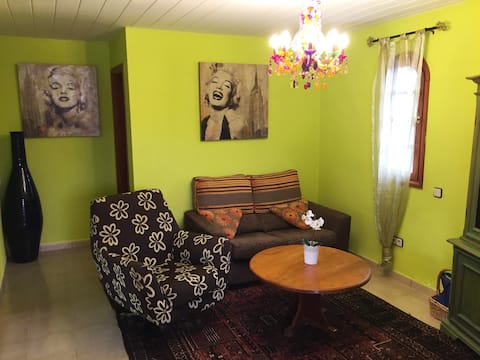 Top Airbnb: Charming cottage with A/A wifi, splendid sea view en La Oliva