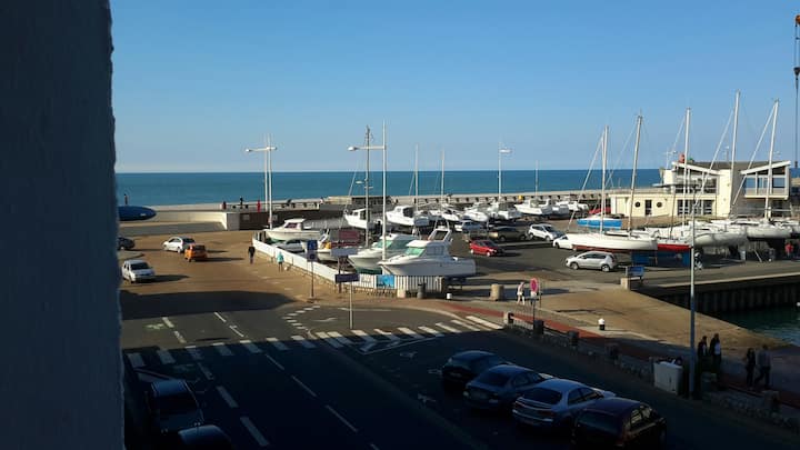 STUNNING VIEWS OF THE HARBOUR AND SEA