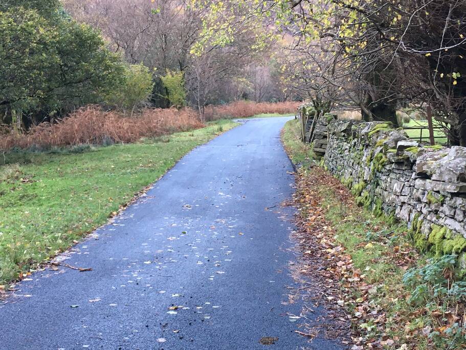 Road to Coille an t-Sithein