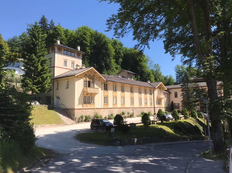 Ferienappartement Königliche Villa Berchtesgaden Houses for Rent in Berchtesgaden, Bayern, Germany