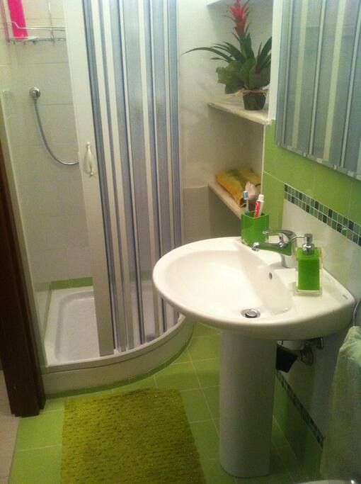 Bagno con doccia