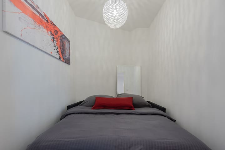 חדר נוסף - ספה נפתחת