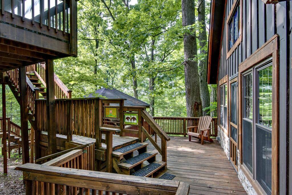 Come relax. Come play.