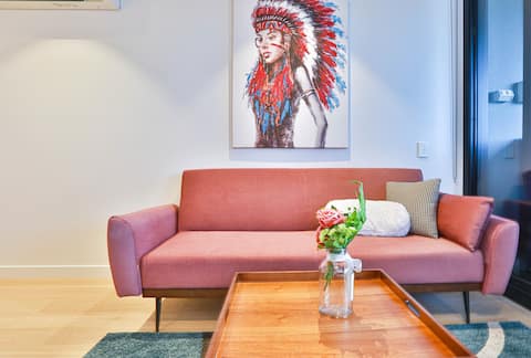 Popular Airbnb listing: Sky One 2BD/2BR Apartment * Perfect view+WIFI -15C in Box Hill