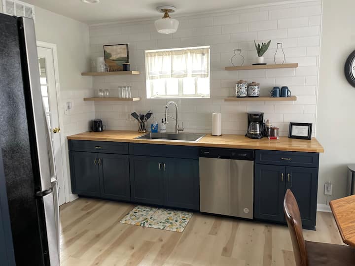 Sparkling New "Tobias" Just Minutes From Everythin - Indianapolis, IN