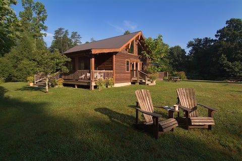 Solar-powered Sleeps 20 Next to New River WV gorge