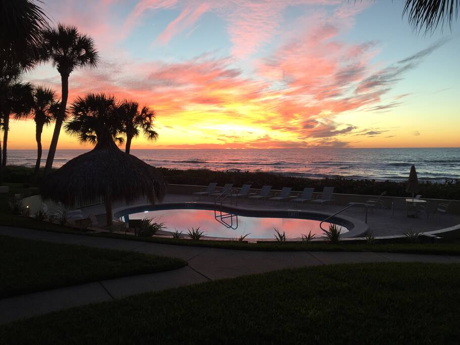 Ground Floor Corner Unit Patio View - Spectacular Sunsets!
