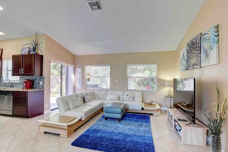 Gorgeous house private backyard Delray Beach