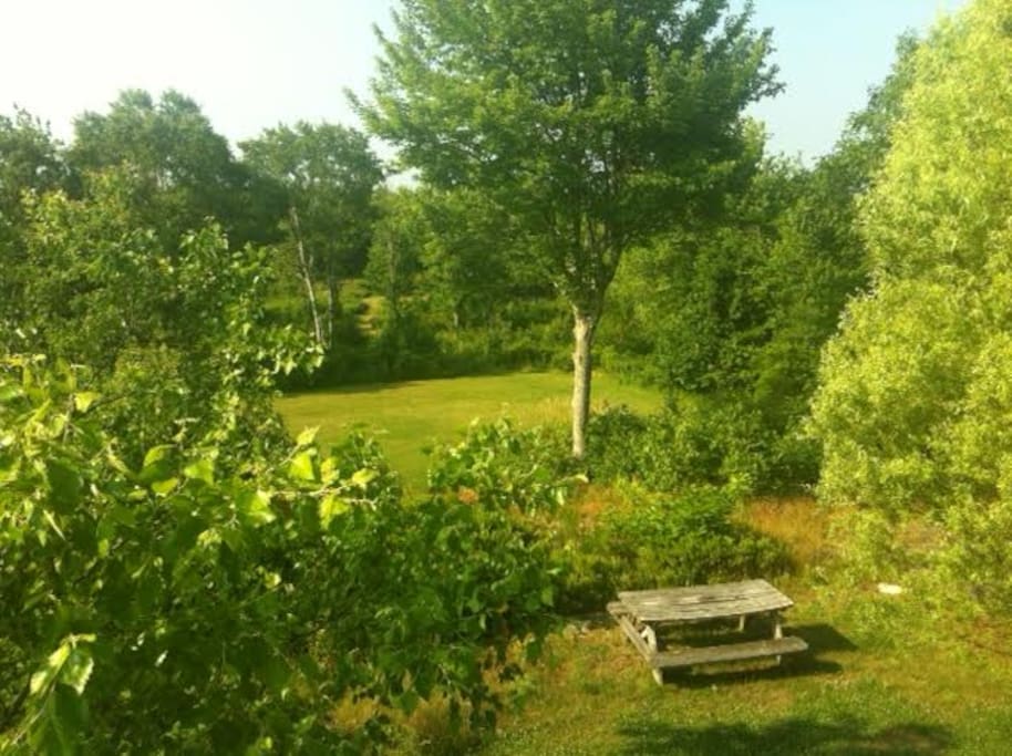 Picnic table