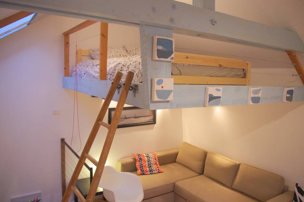 la mezzanine dans le salon