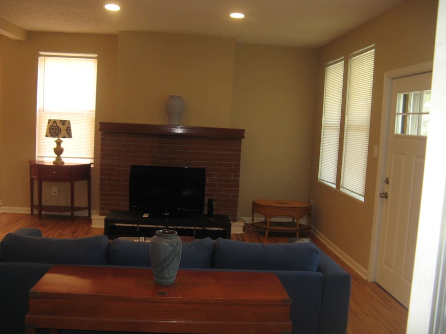 Living Room - Entry