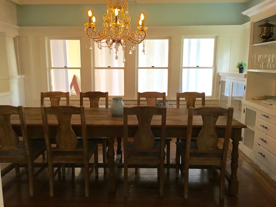 Plenty of room at this 9' long table for friends and family to gather!