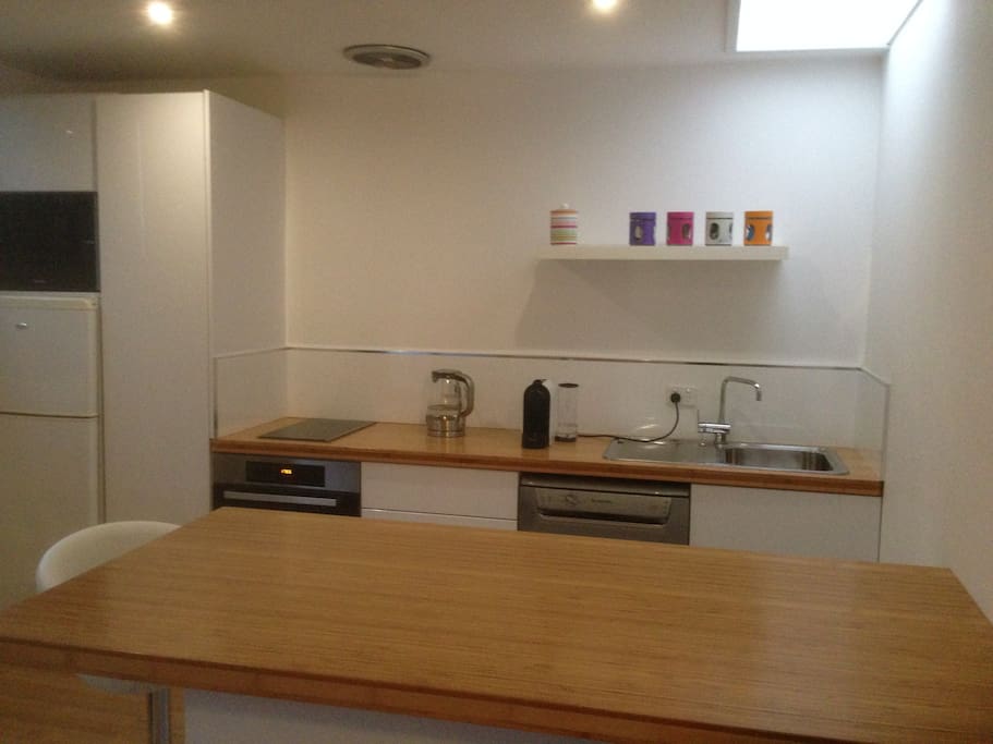 Fully equipped Kitchen with dishwasher,fridge and Meile combi oven, plus large gas heater
