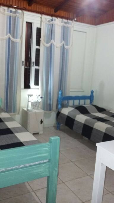 quarto para 2 pessoas com café da manhã a 70 reais o pernoite