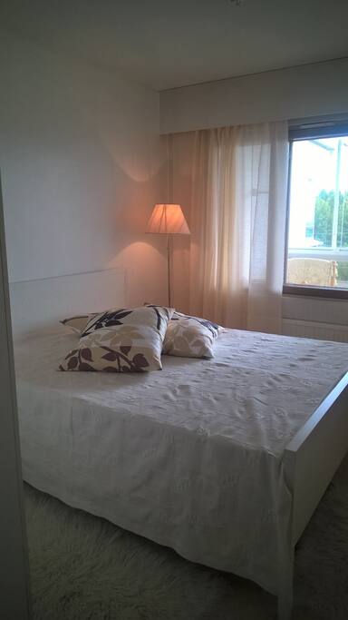 Relaxin bedroom with a king-size bed