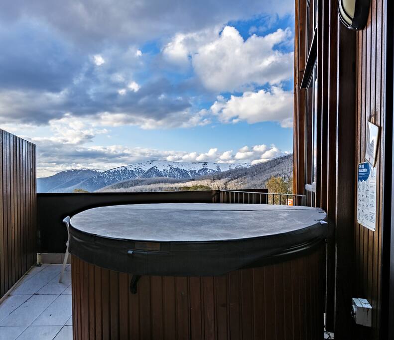 The hot tub on the balcony!