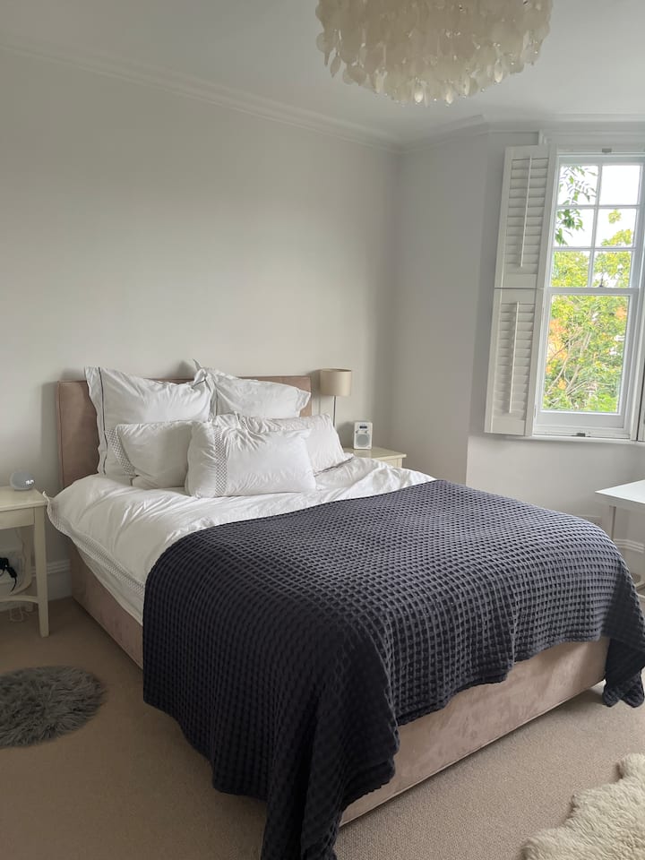 Chumba cha 2 cha 2 cha kulala cha King Size na kitanda cha mashariki