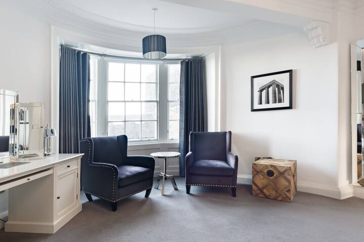 Unique Flat in the Heart of New Town gallery image 5