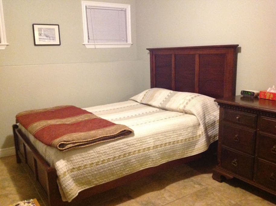 Tranquil nights on luxurious queen hardwood bed