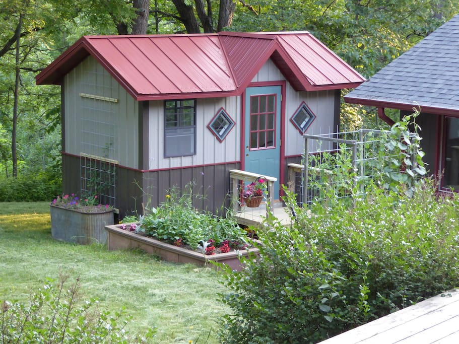 Still Point Tiny House Guesthouses for Rent in Belleville, Wisconsin