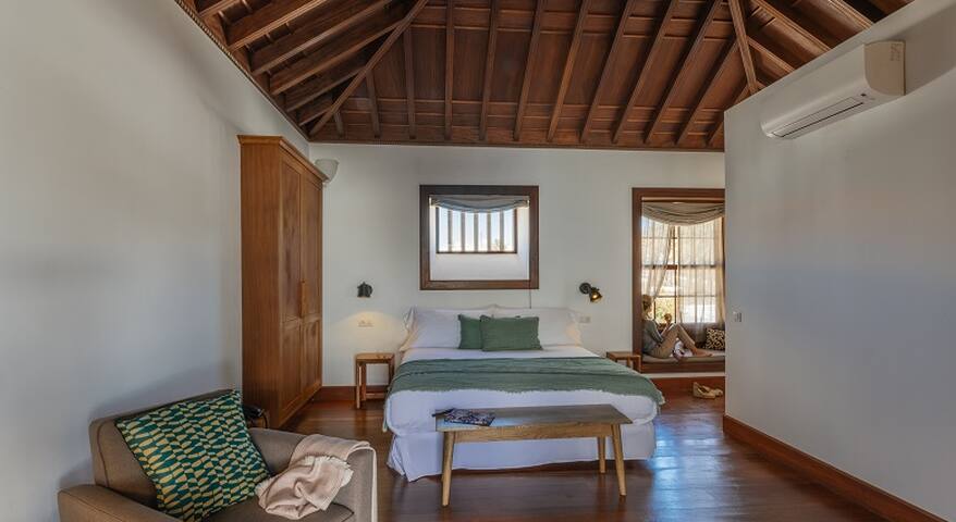 Palace of the Villa - Room 03/08