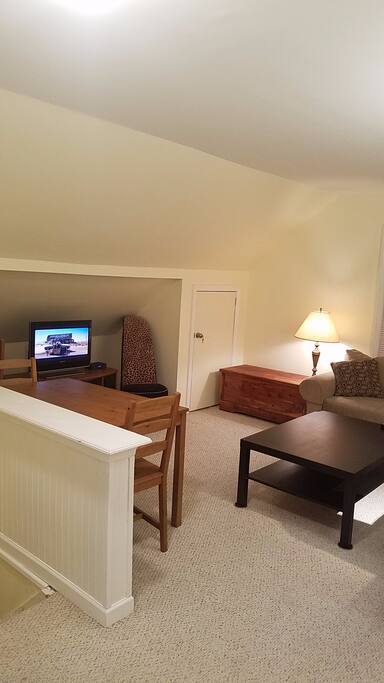 Living room with Cable TV