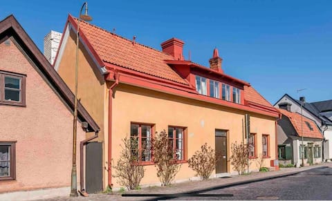 Large and luxurious villa in Visby city center