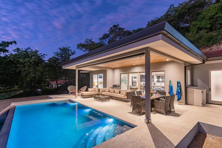 Casa de los Suenos Ocean View home on 1.25 Acres!
