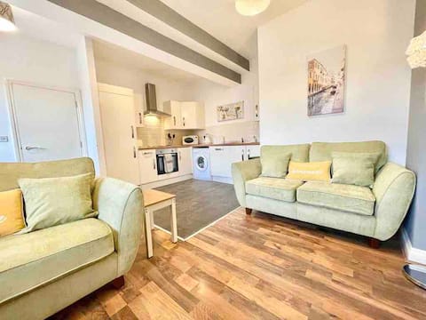 (S10) Stylish 2 Bed Apartment, Manchester City