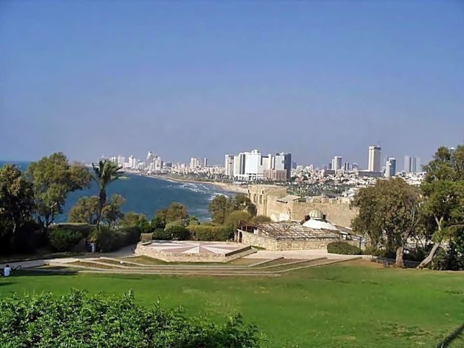 Park, 5 min walk