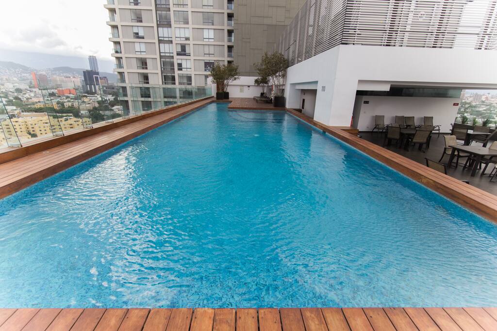 BEAUTY POOL